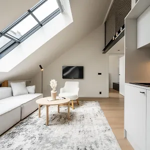 https://honest-karlin.praguehotelsweb.com